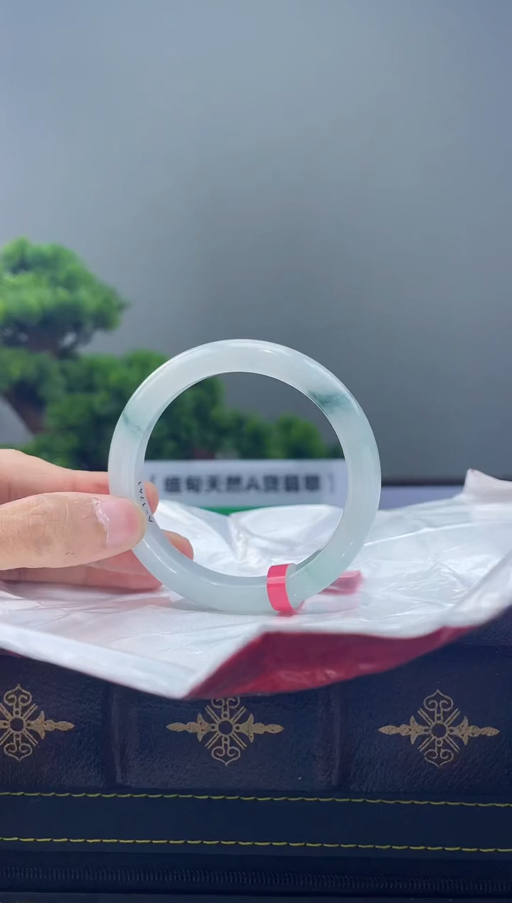 【闪购商品】翡翠手镯未镶嵌17手镯