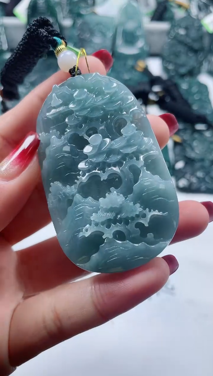 【闪购商品】翡翠颈饰未镶嵌           