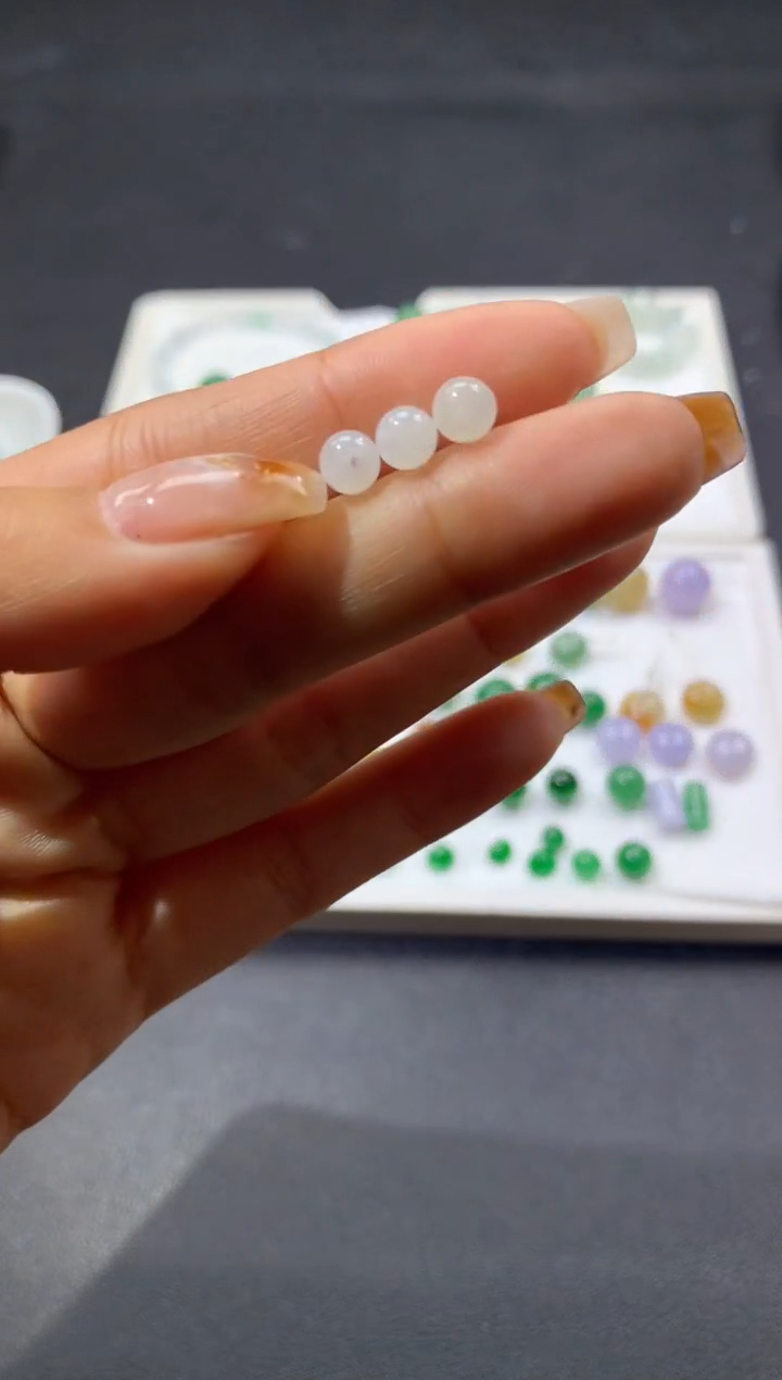 【闪购商品】定制翡翠未镶嵌珠1