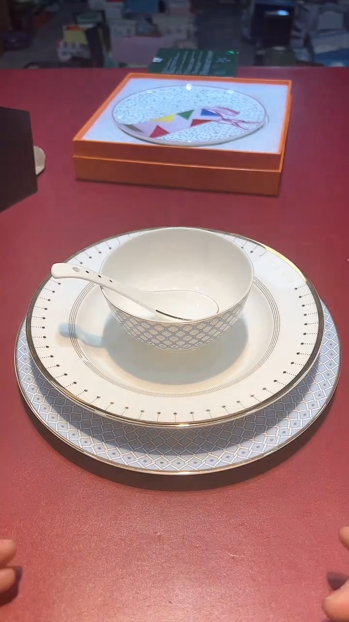 【闪购商品】瓷片锅碗瓢盆一件不剩