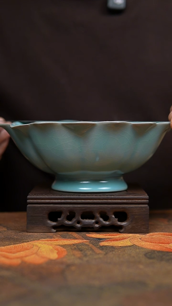 杯K****东仿古天青19公分高足果盘