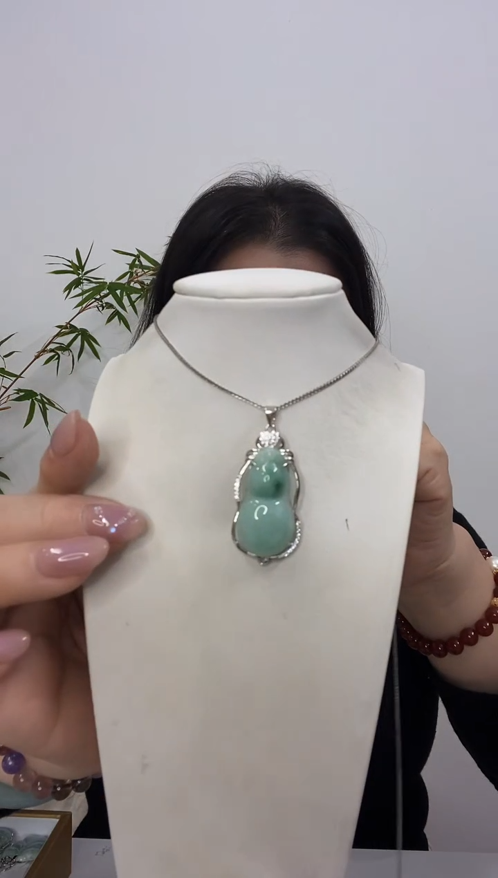 【闪购商品】翡翠吊坠(赠链)银S925镶嵌葫芦