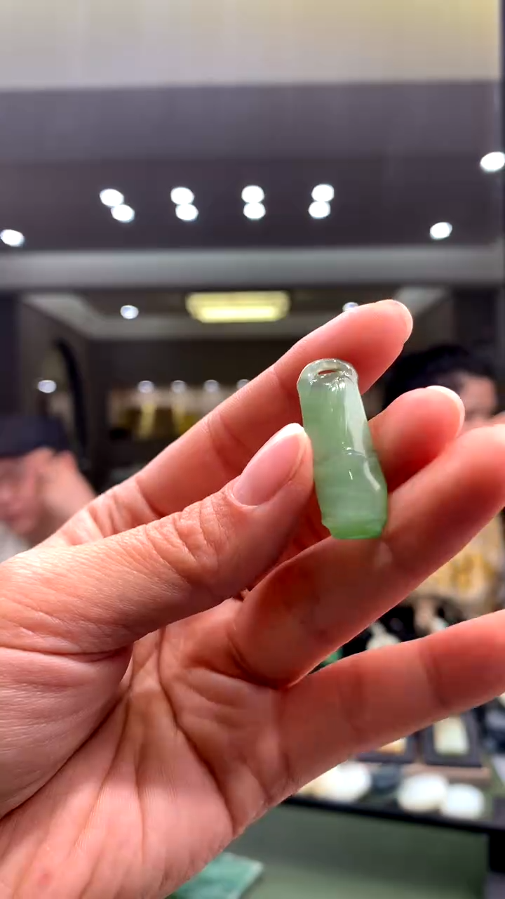 颈饰未镶嵌和田玉挂件