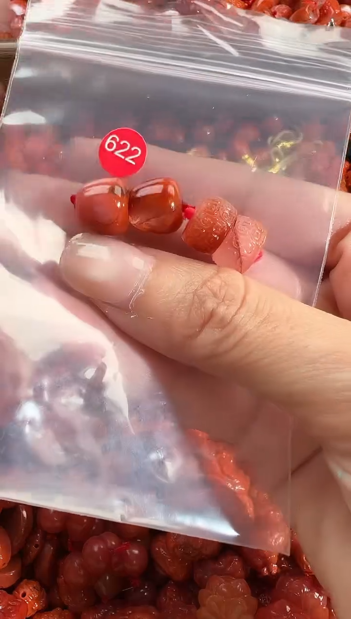 颈饰未镶嵌南红玛瑙1