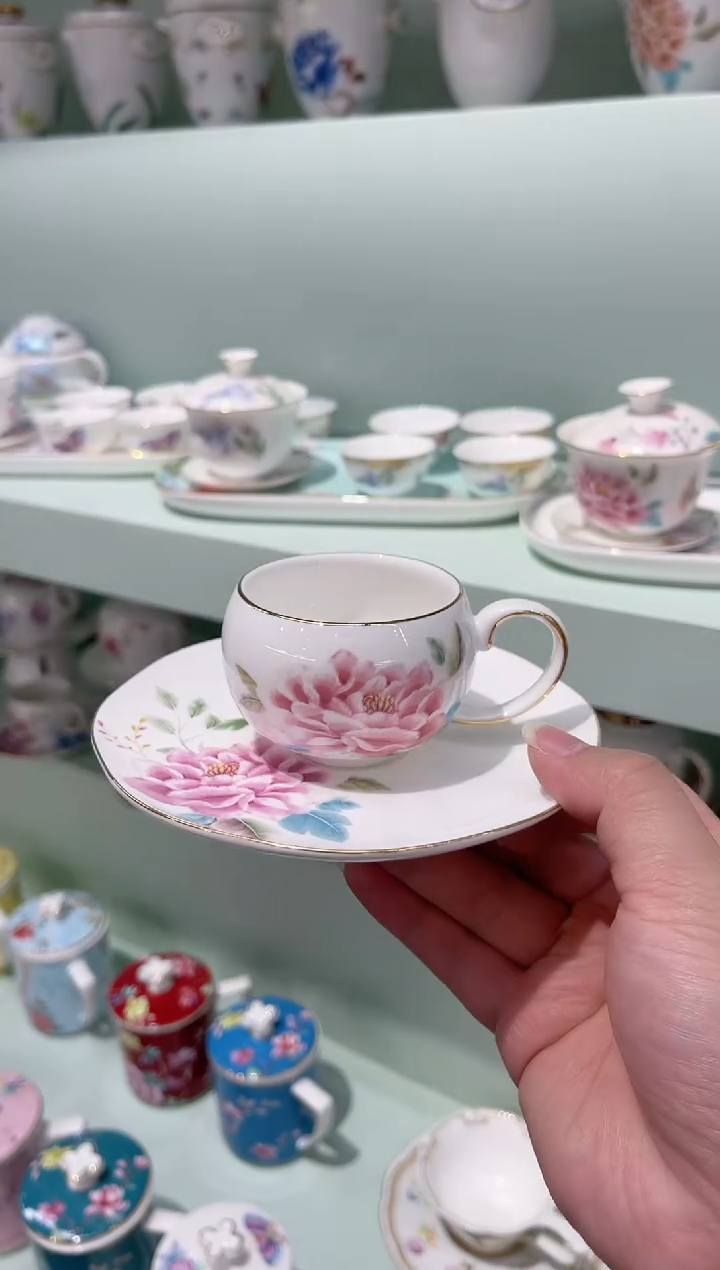 36%以上骨粉骨瓷圆球杯碟