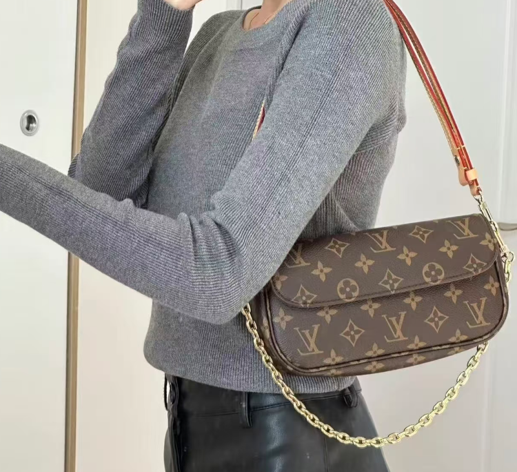 未使用 LouisVuitton/路易威登 LV ivy经典斜挎包 bwz12785