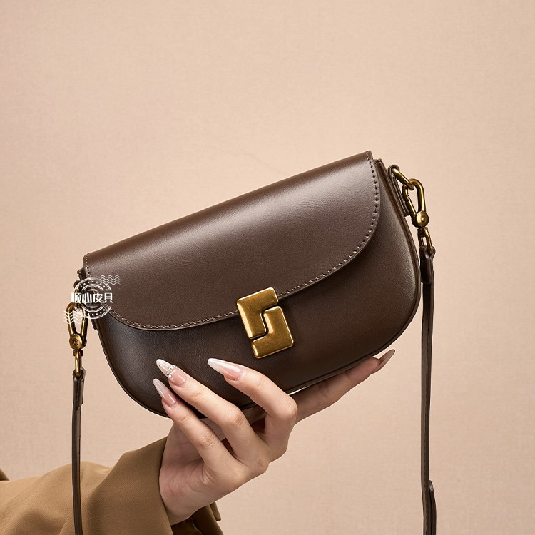真皮马鞍包女士牛皮单肩斜挎包复古小包包时尚腋下包6809