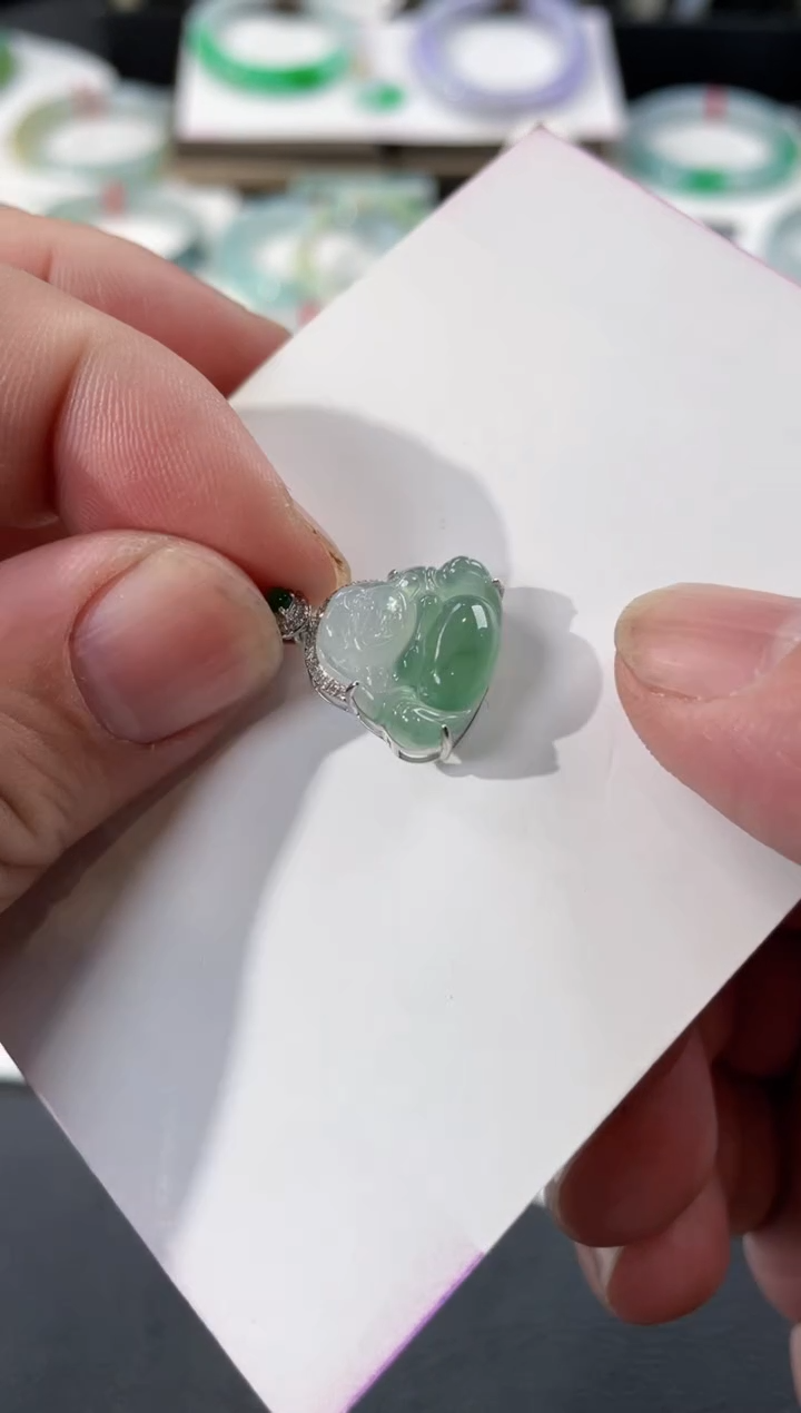 【闪购商品】翡翠颈饰18K金镶嵌佛公