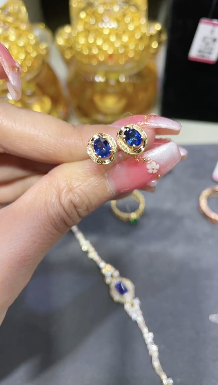 【闪购商品】蓝宝石耳饰18K金镶嵌·