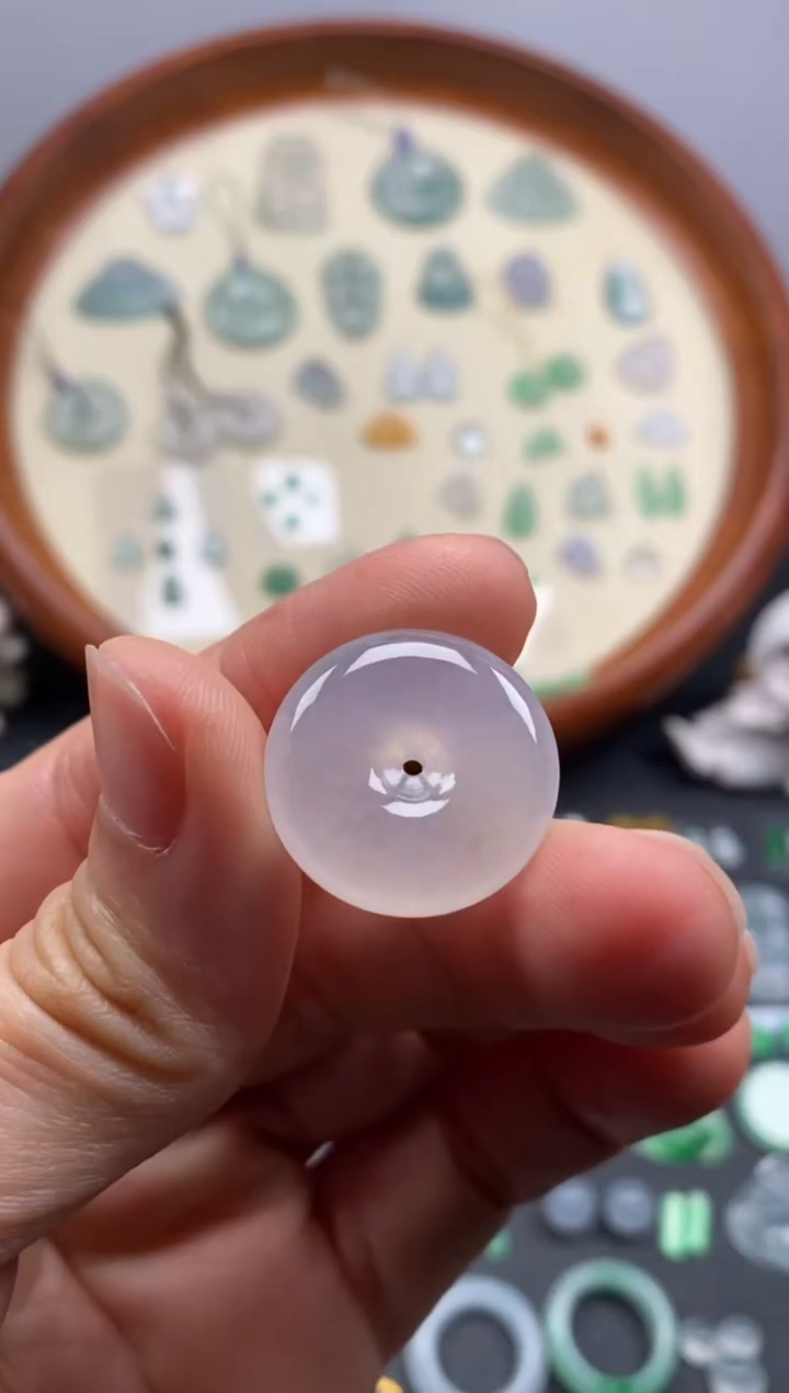 颈饰未镶嵌翡翠冰扣子/芬