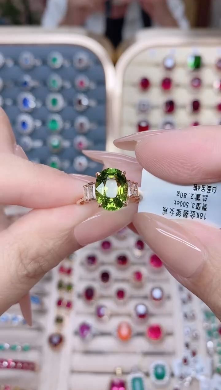 18K金镶嵌碧玺戒指碧玺3.5CT