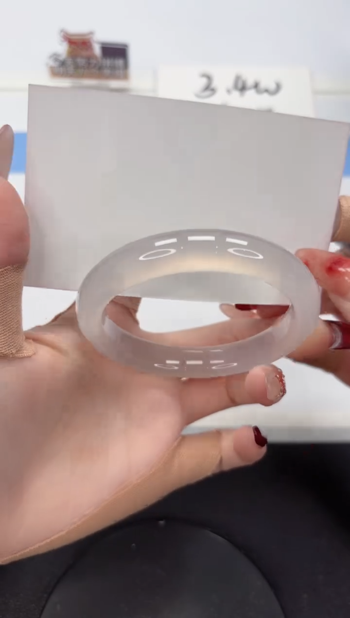 【闪购商品】石英质玉手镯未镶嵌A83-56.4