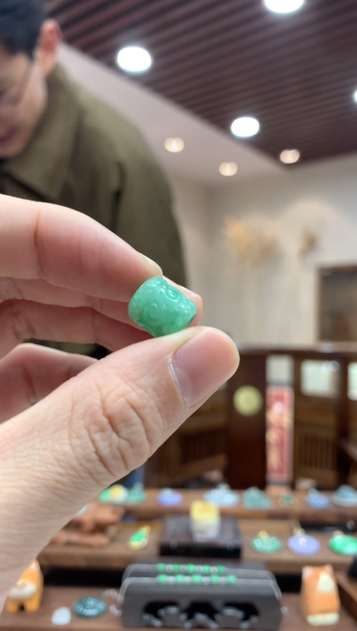 【闪购商品】翡翠吊坠(不含链)未镶嵌路路通