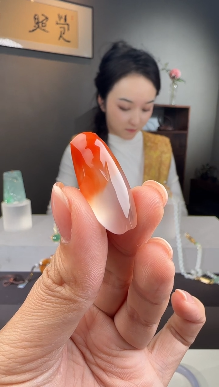 未镶嵌南红玛瑙挂件一鸣惊人