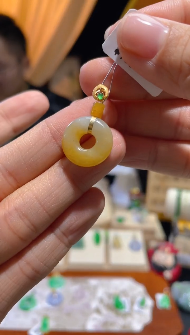 【闪购商品】翡翠颈饰18K金镶嵌假一赔三