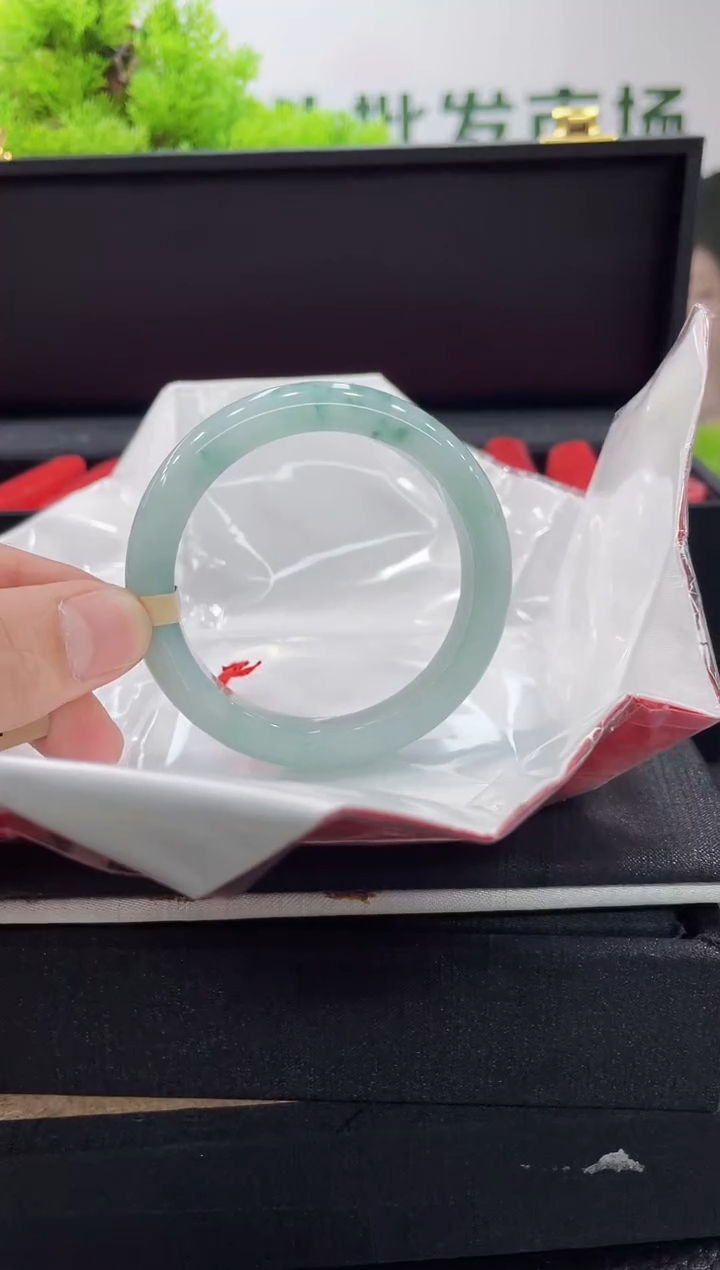 【闪购商品】翡翠手镯未镶嵌手镯