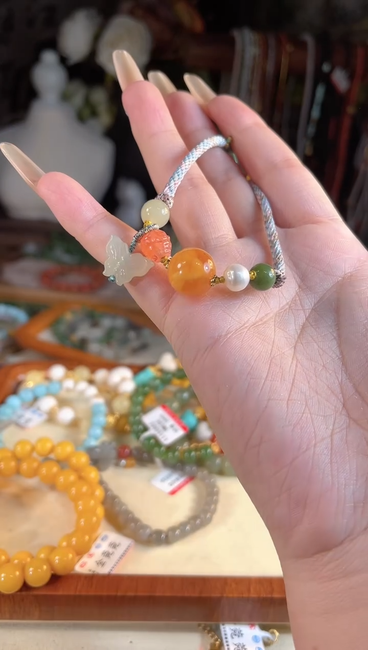 【闪购商品】蜜蜡手链未镶嵌多样性发货其一