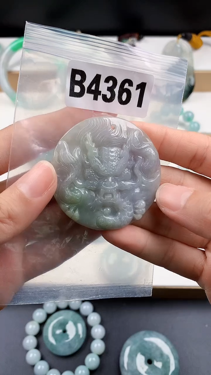 颈饰未镶嵌翡翠天然翡翠吊坠挂件