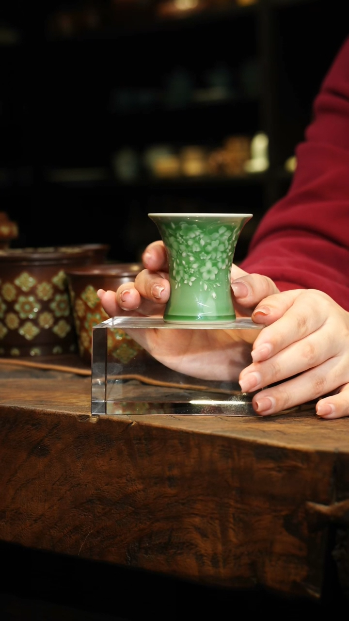 【闪购商品】瓷片李斌 梅子青 繁花束腰杯