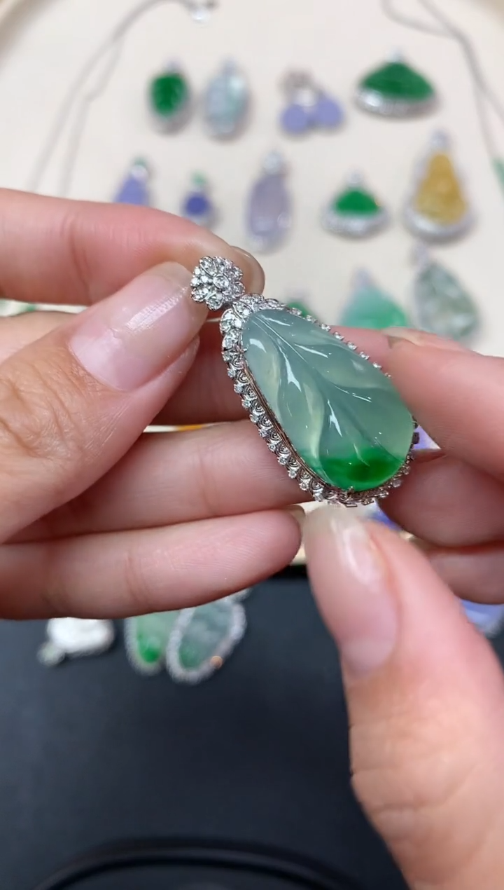 【闪购商品】翡翠吊坠(不含链)18K金镶嵌吊坠A444|13800