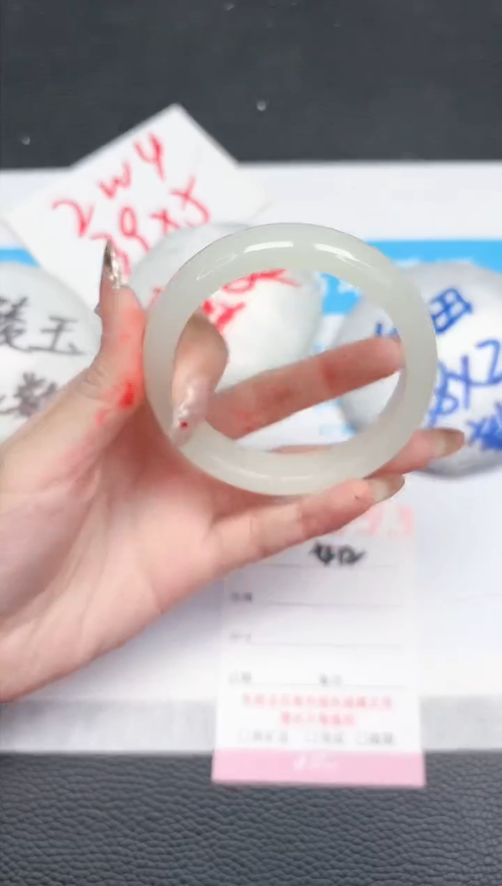 【闪购商品】石英质玉手镯未镶嵌412-57