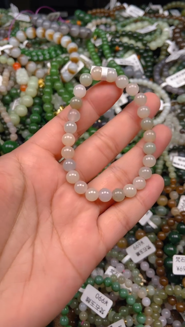 和田玉未镶嵌颈饰1