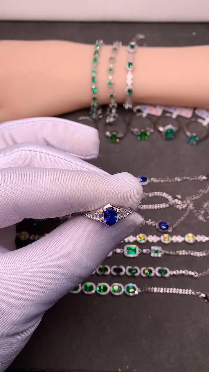 【闪购商品】蓝宝石戒指银S925镶嵌......