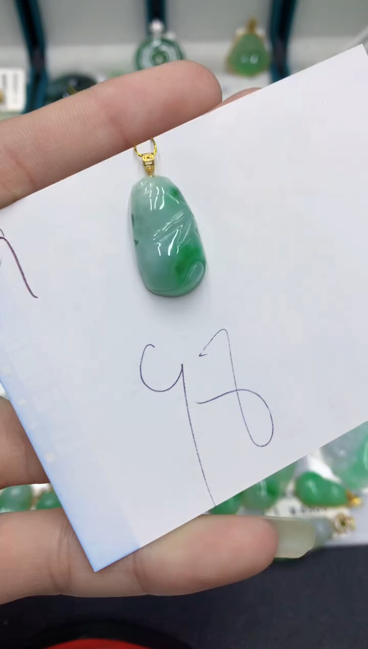 【闪购商品】翡翠颈饰18K金镶嵌翡翠