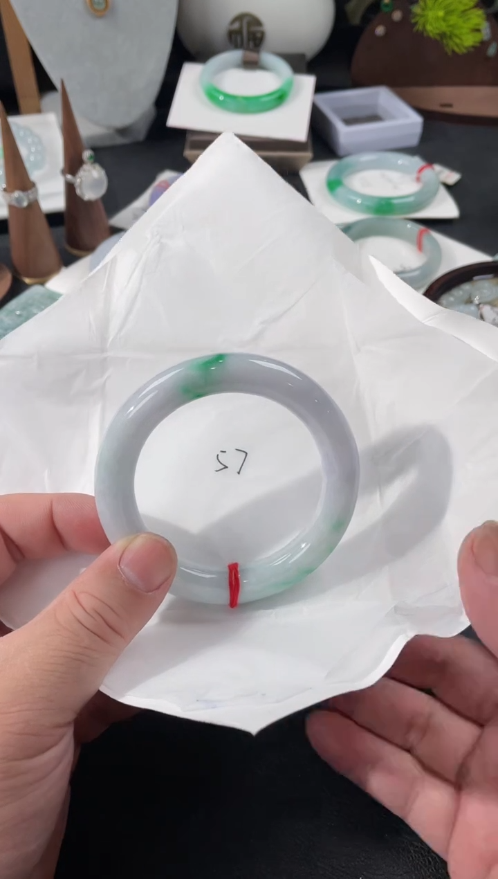 【闪购商品】翡翠手镯未镶嵌57圆条 有纹