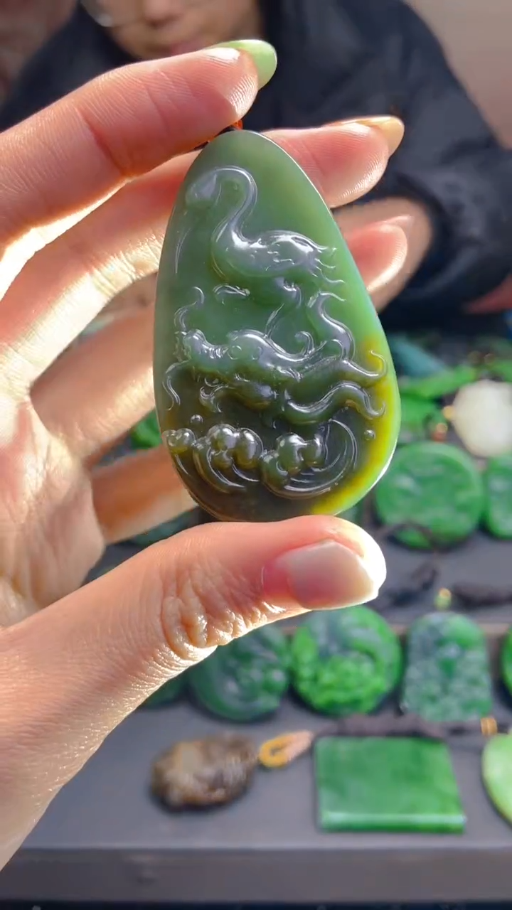 颈饰未镶嵌和田玉1