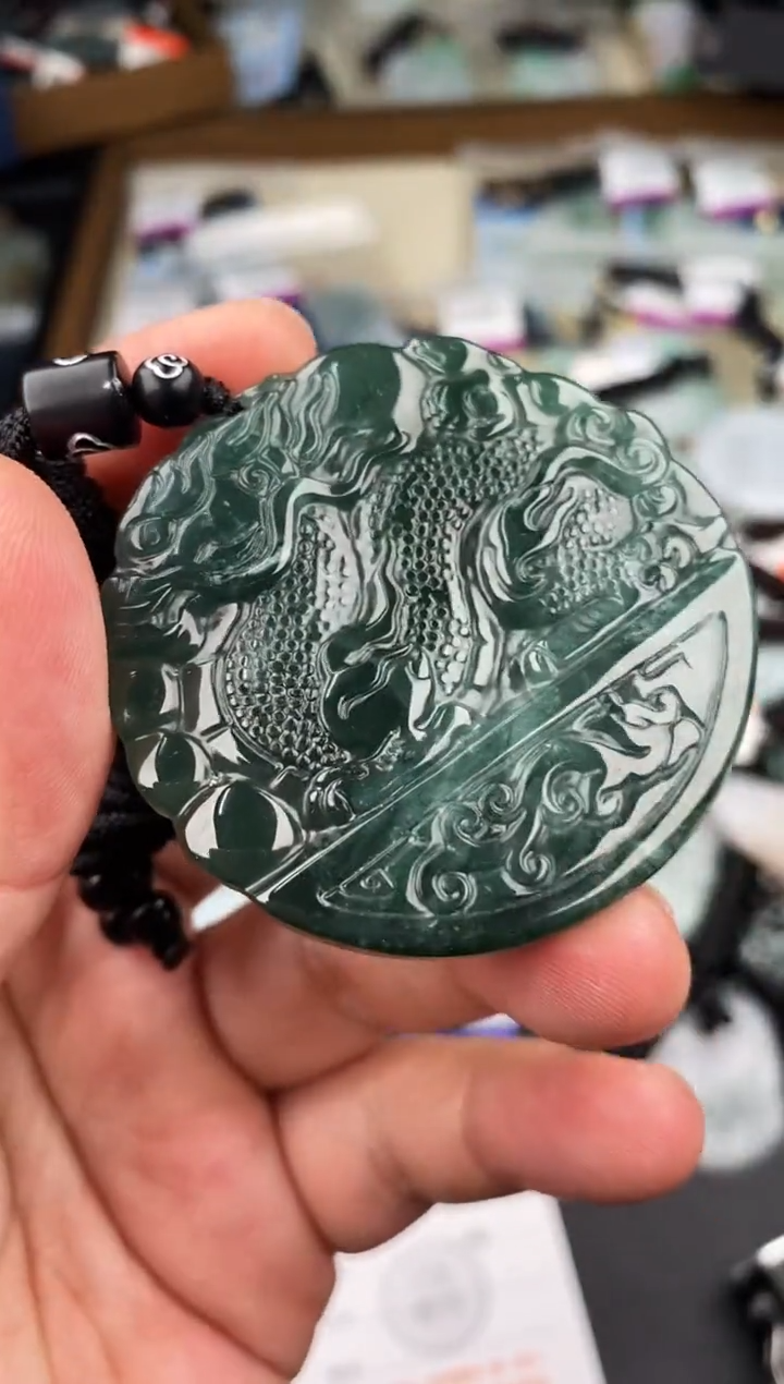 【闪购商品】翡翠颈饰未镶嵌  天然翡翠，一物一图