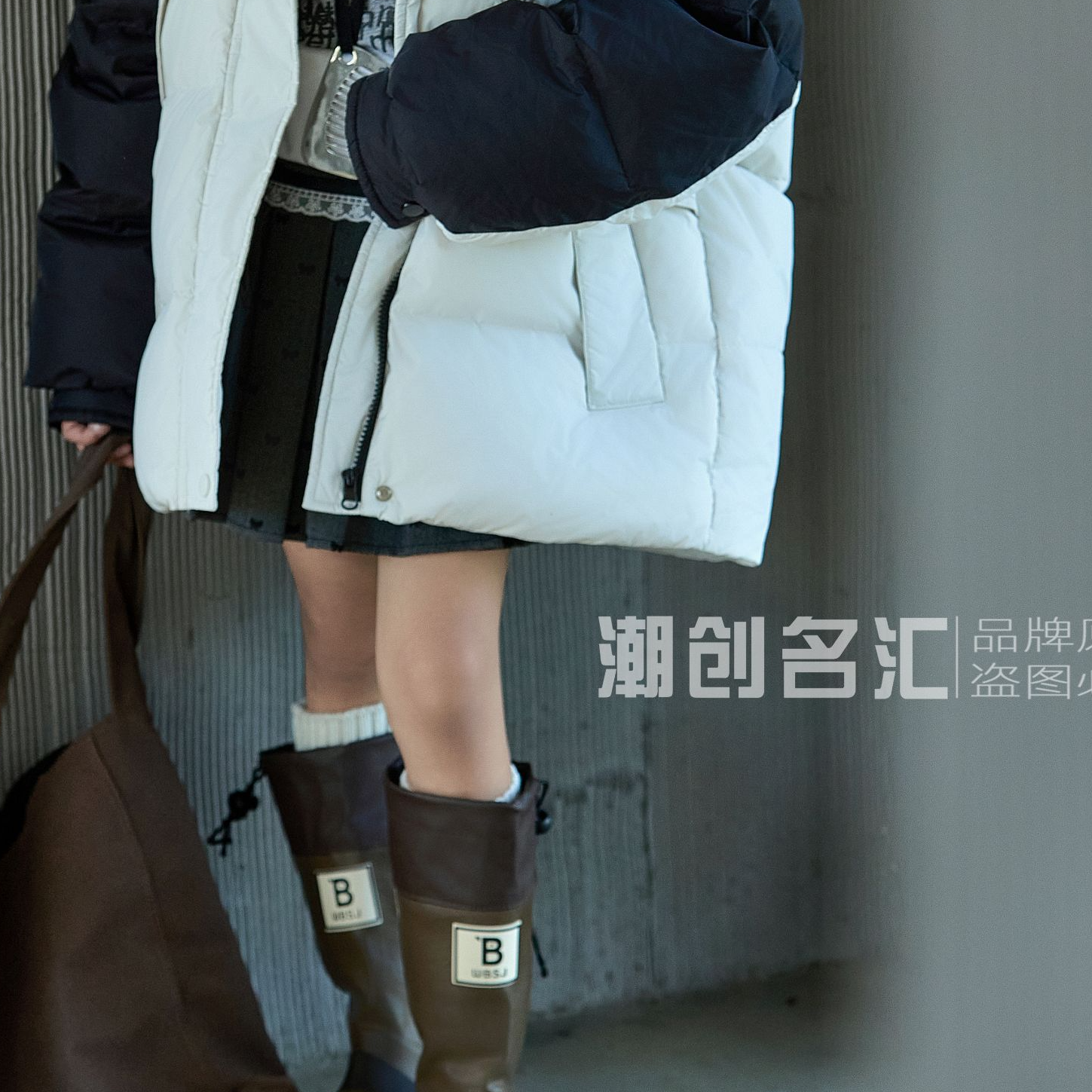 乐2025【X】1月10日儿童时尚潮酷白色连帽羽绒服8012-