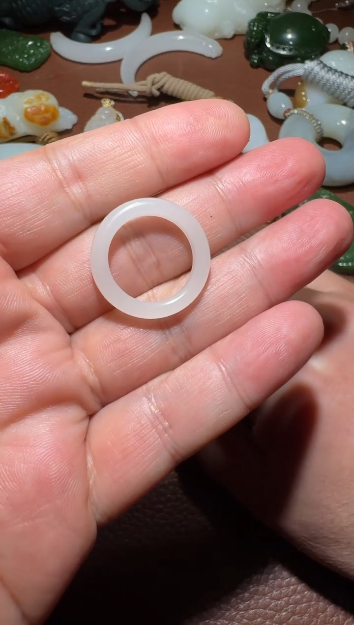 未镶嵌和田玉挂件和田玉