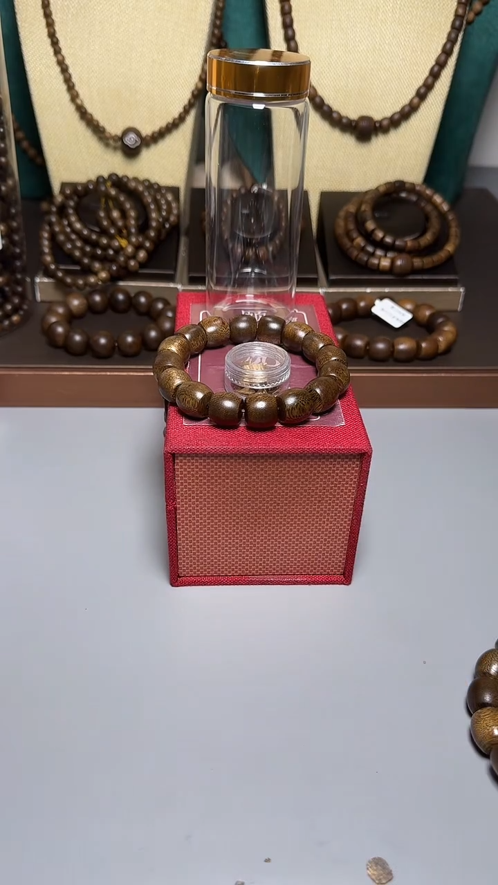 沉香芽庄黑奇1.4桶珠单圈