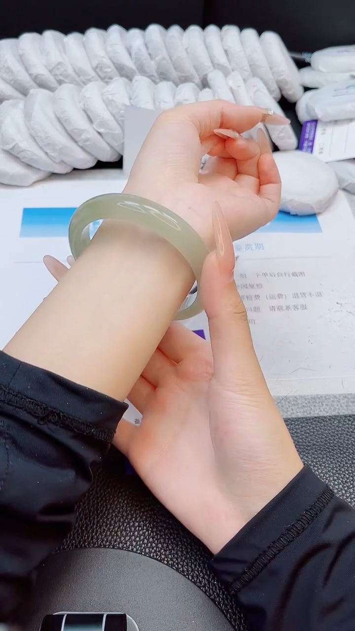 未镶嵌手镯石英质玉176-57