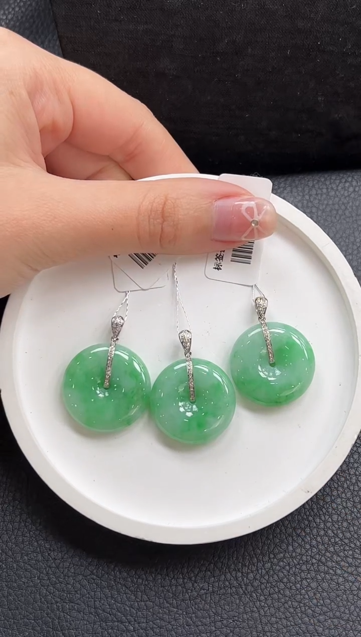 【闪购商品】翡翠颈饰18K金镶嵌YM911-6平安扣多样性发1件