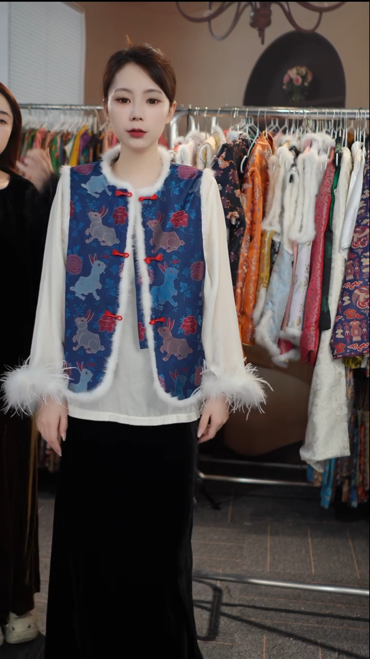 蓝兔子夹棉马甲    