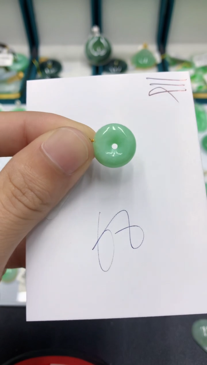 【闪购商品】翡翠颈饰18K金镶嵌翡翠