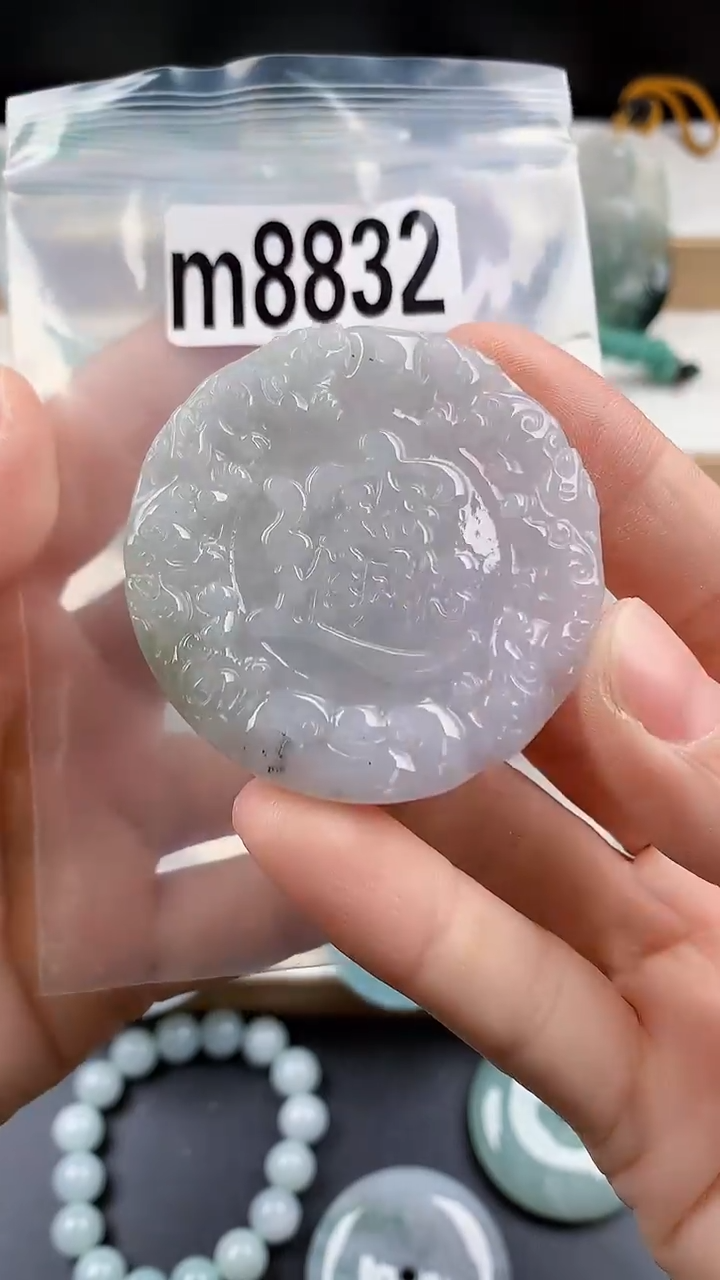 颈饰未镶嵌翡翠天然翡翠吊坠挂件