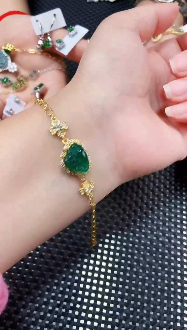 【闪购商品】翡翠手链未镶嵌11111111