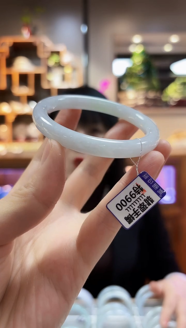 【闪购商品】翡翠颈饰未镶嵌56.8手镯