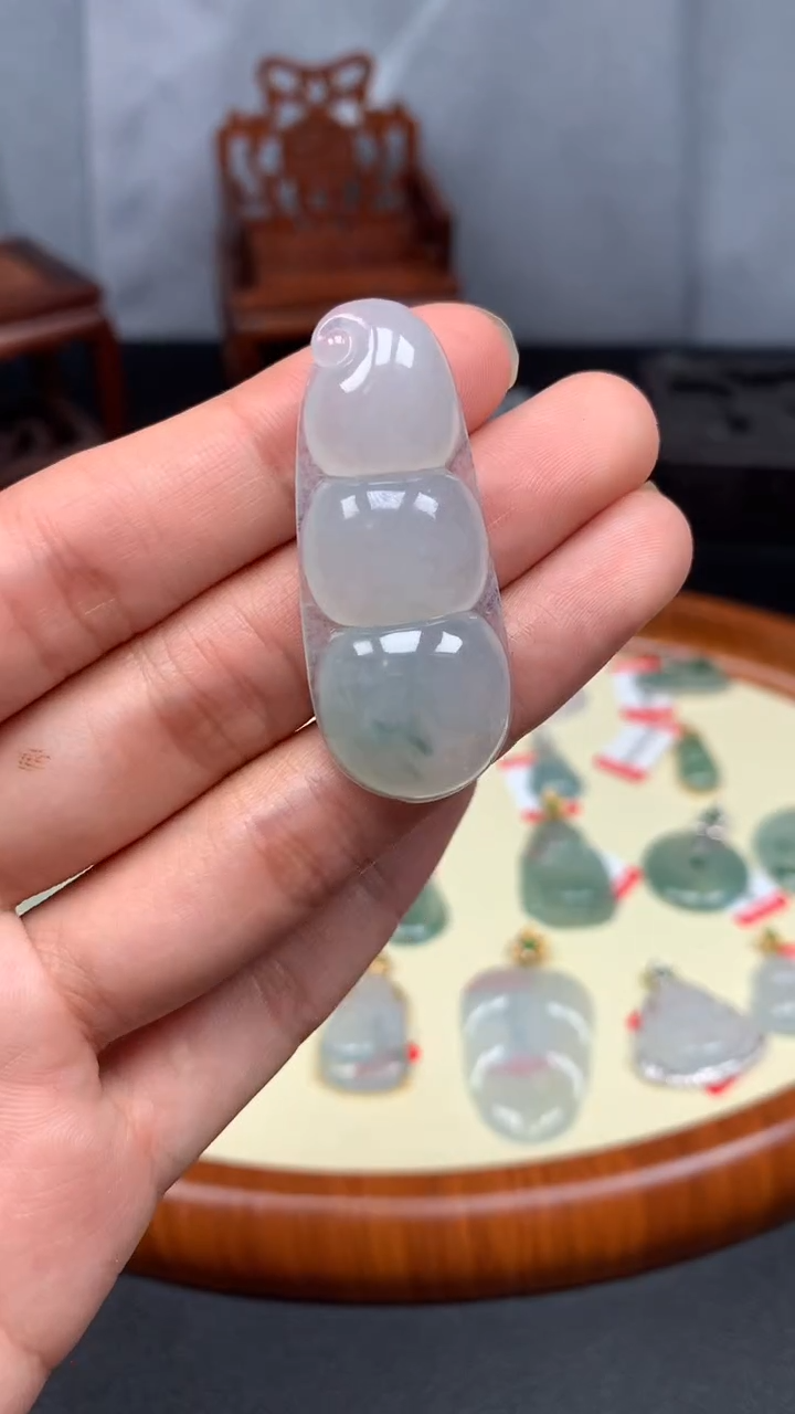 【闪购商品】翡翠颈饰未镶嵌豆子