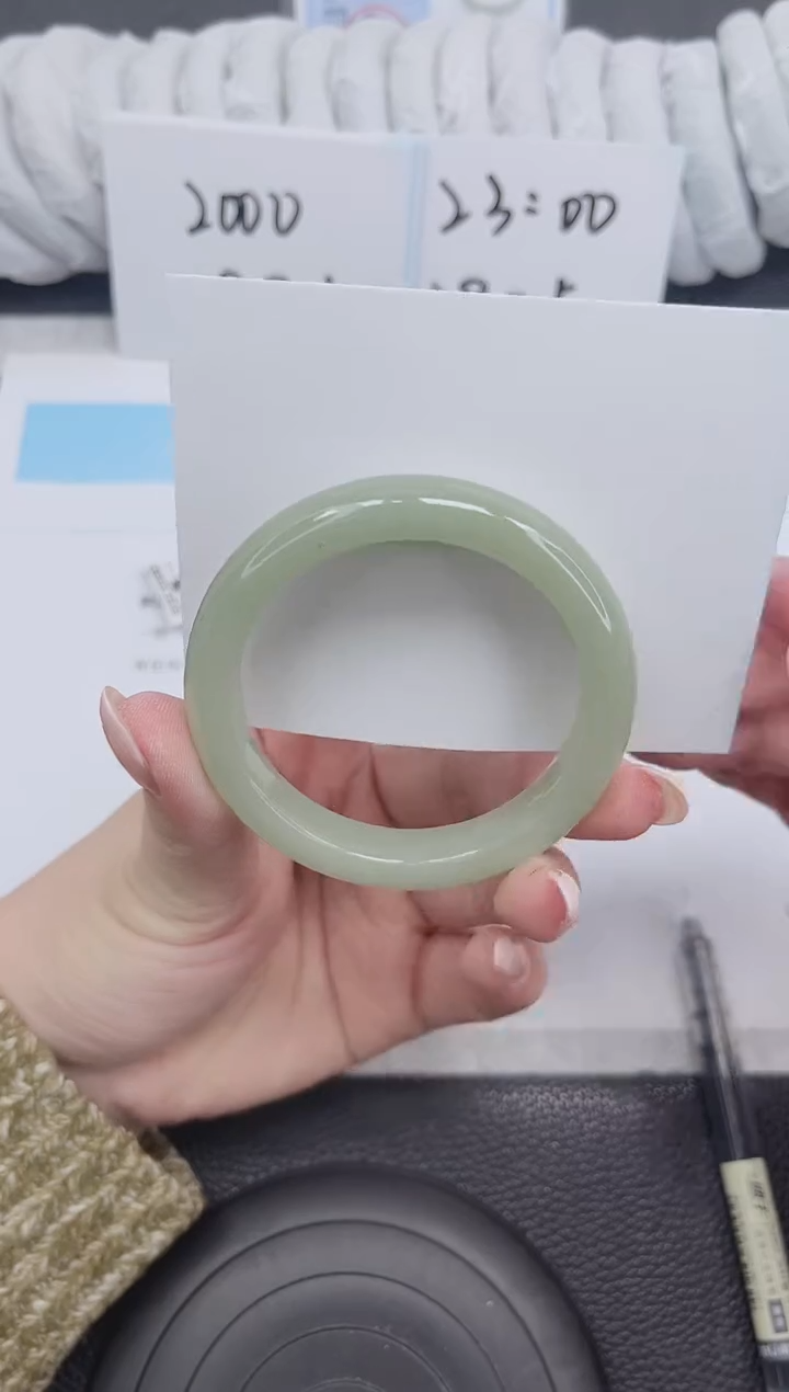 未镶嵌手镯石英质玉98-52.4