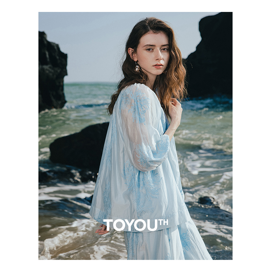 【七爷May专属】初语空气感莱赛尔绣花插肩袖小衫衬衣8522006