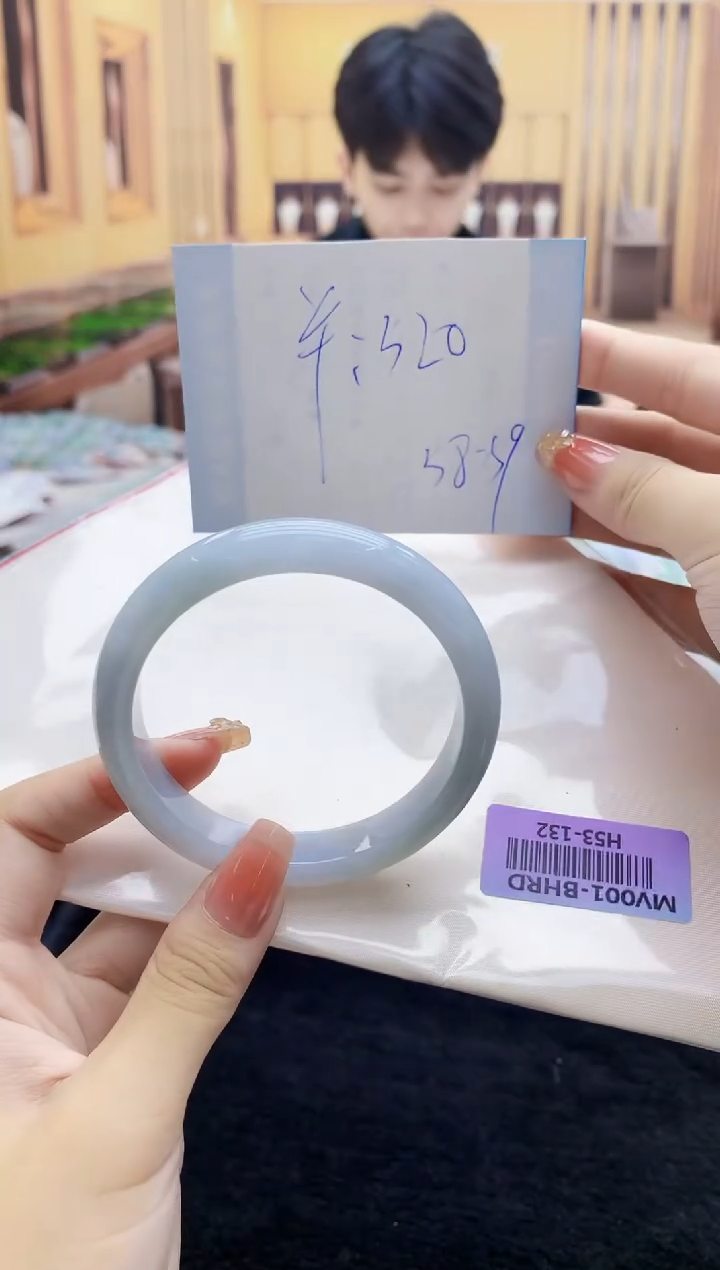 【闪购商品】翡翠手镯未镶嵌     H53-132