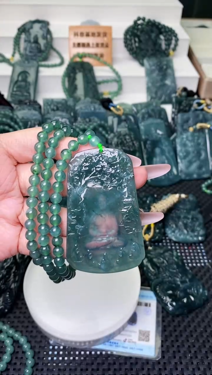 颈饰未镶嵌翡翠1