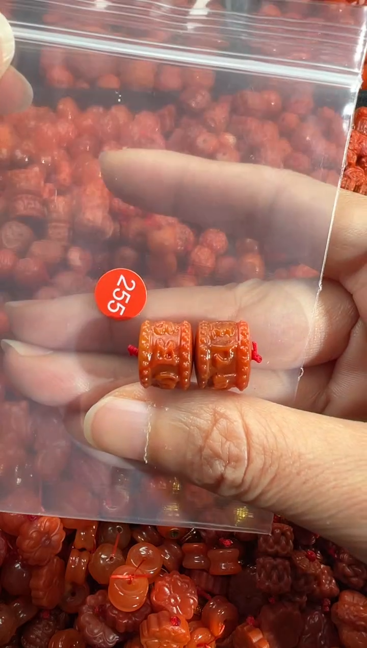 南红玛瑙未镶嵌颈饰1