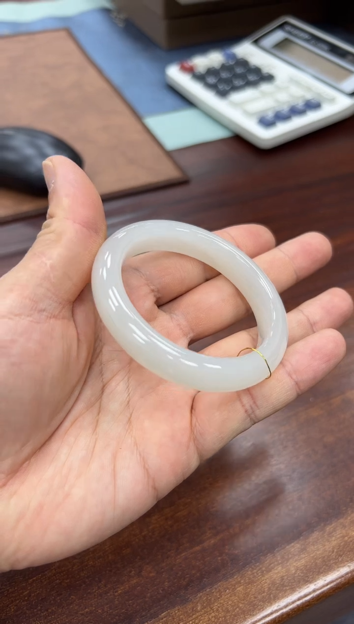 【闪购商品】和田玉手镯未镶嵌54  184