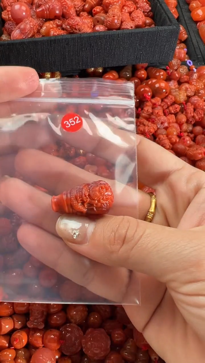 【闪购商品】南红玛瑙颈饰未镶嵌1
