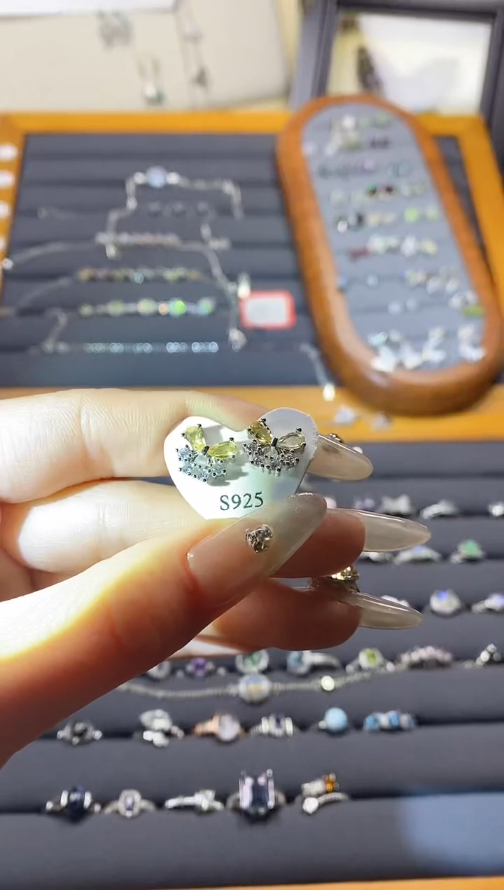 【闪购商品】水晶手链银S925镶嵌A154   